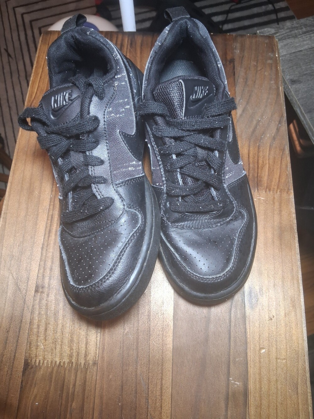 NIKE court borough low